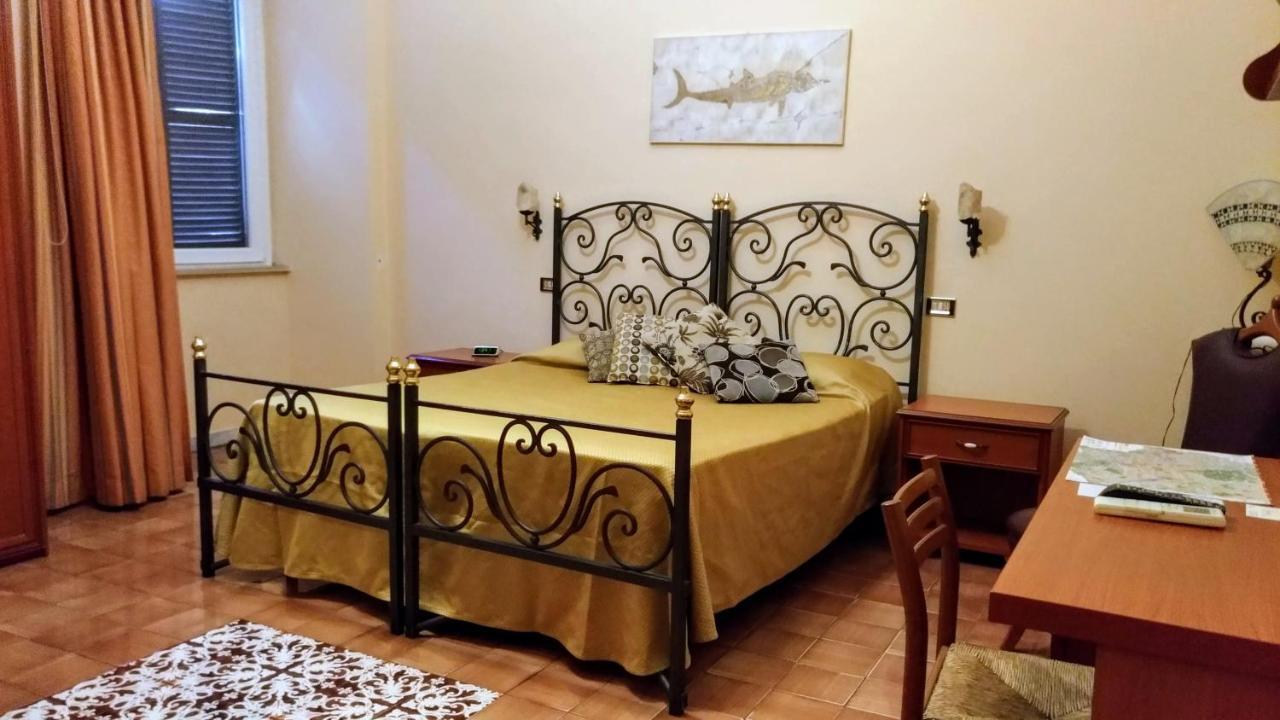 Nicolas Inn Рим Екстериор снимка