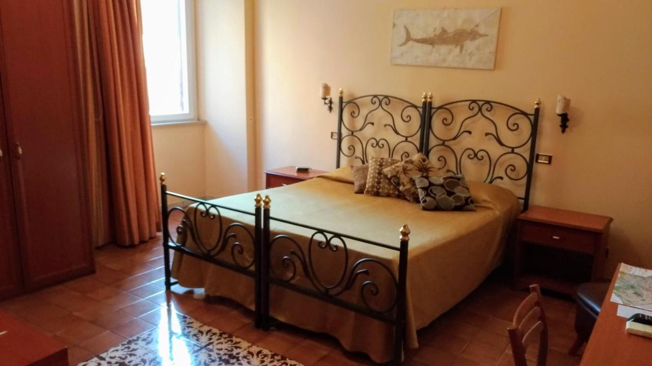 Nicolas Inn Рим Екстериор снимка